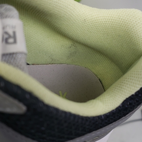 REEBOK Running 8 1/2D Grey & Yellow EUC - Picture 13 of 13